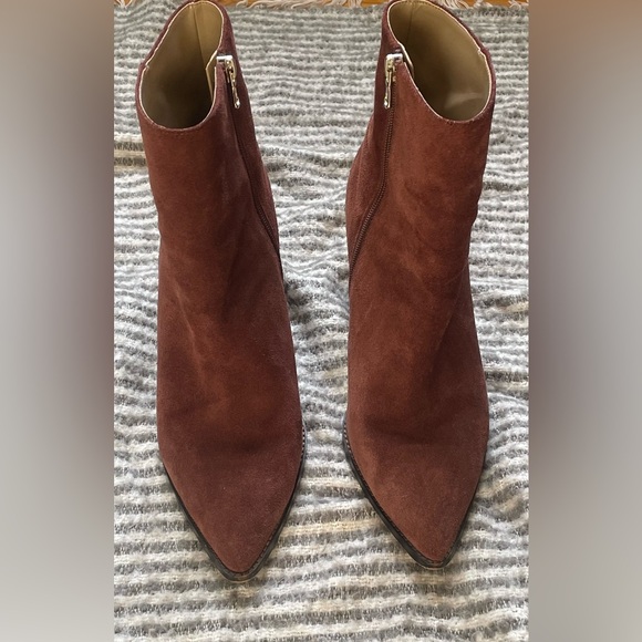 Women’s rust colored Ann Taylor Loft suede boots - Picture 2 of 8